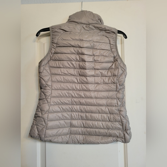 Michael Kors Ultra Leightweight Down Puffer Vest - Picture 2 of 2